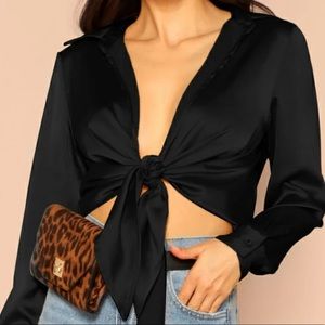 CROP TOP | PLUNGING NECKLINE W COLLAR